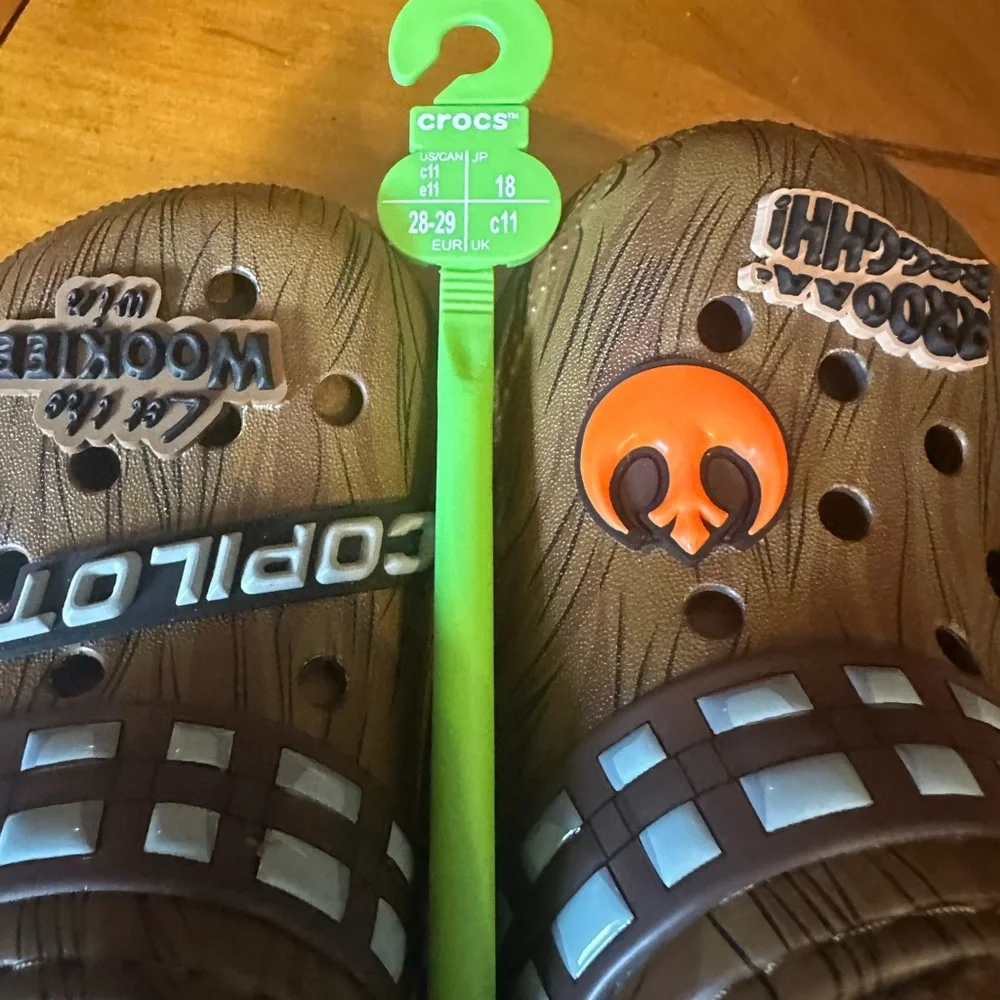 Stars x Crocs Classic Lined Clog Chewbacca - Size c 11 NEW